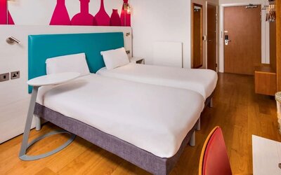 Day use twin room with work desk and private bathroom at Ibis Styles Barnsley.