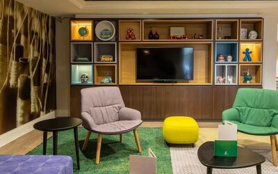 Lobby lounge at Holiday Inn Leicester-Wigston.