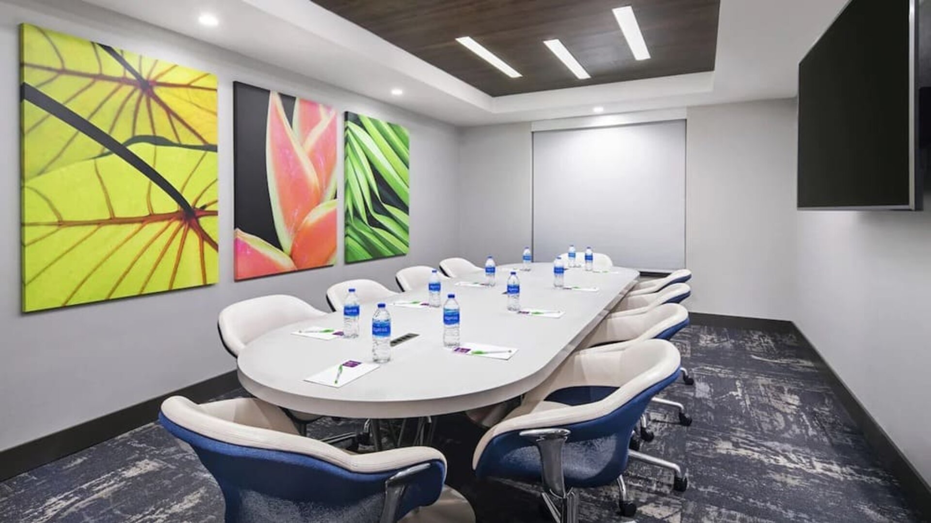 Professional meeting room at Hyatt Place Jacksonville / St. Johns Town Center.