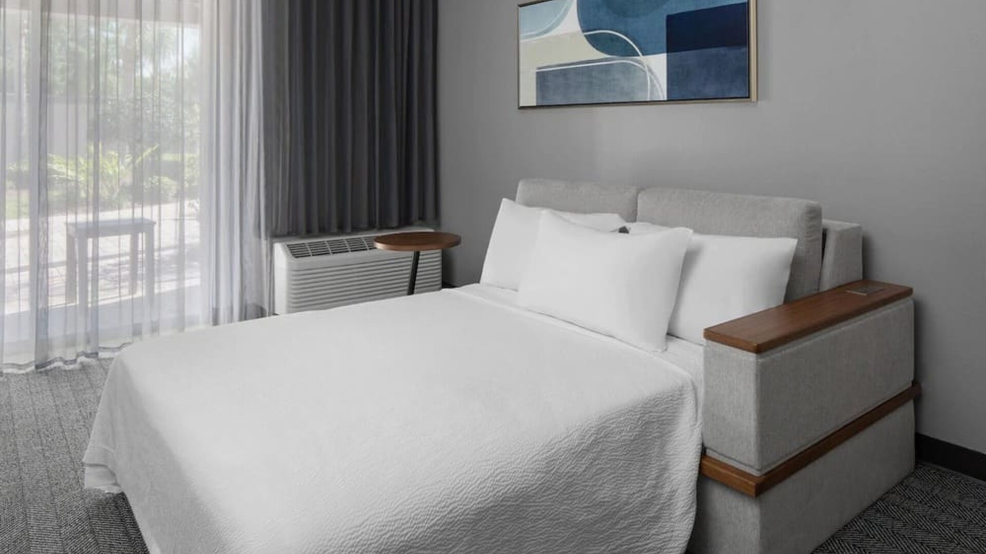 Day use room with natural light at Courtyard By Marriott Tampa Oldsmar.