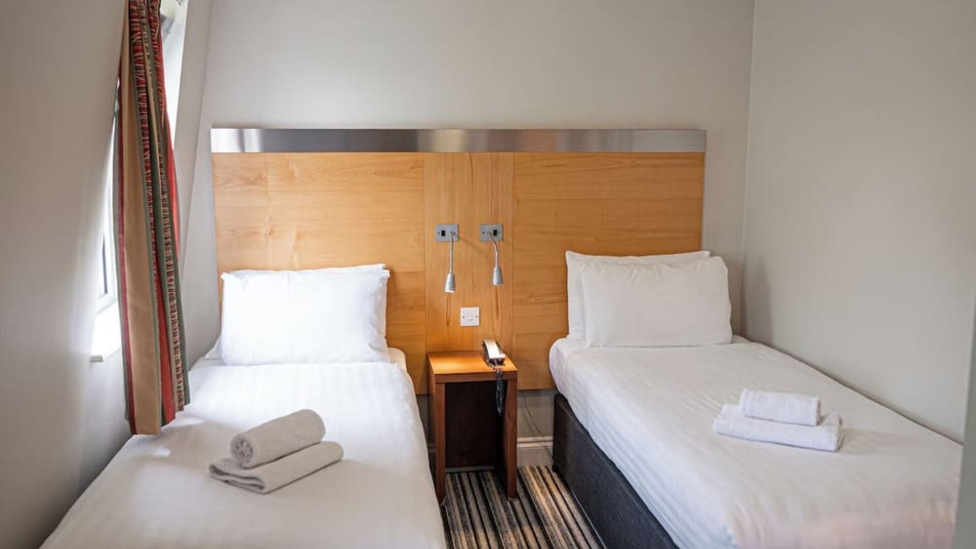 Day use twin room at Belgrave Oval London Hotel.