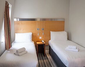 Day use twin room at Belgrave Oval London Hotel.