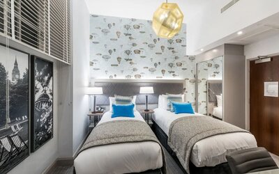 Day use twin room at Mercure London Hyde Park Hotel.