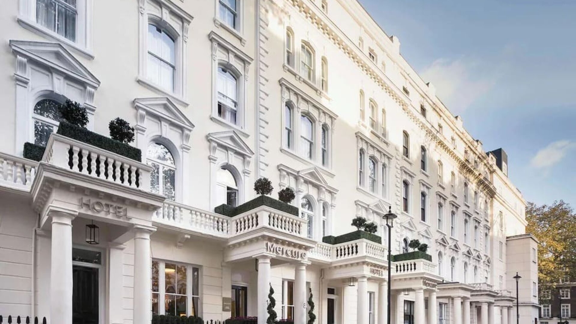 Hotel exterior at Mercure London Hyde Park Hotel.