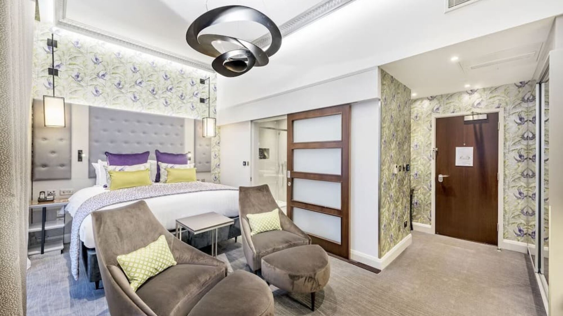 Day use junior suite at Mercure London Hyde Park Hotel.