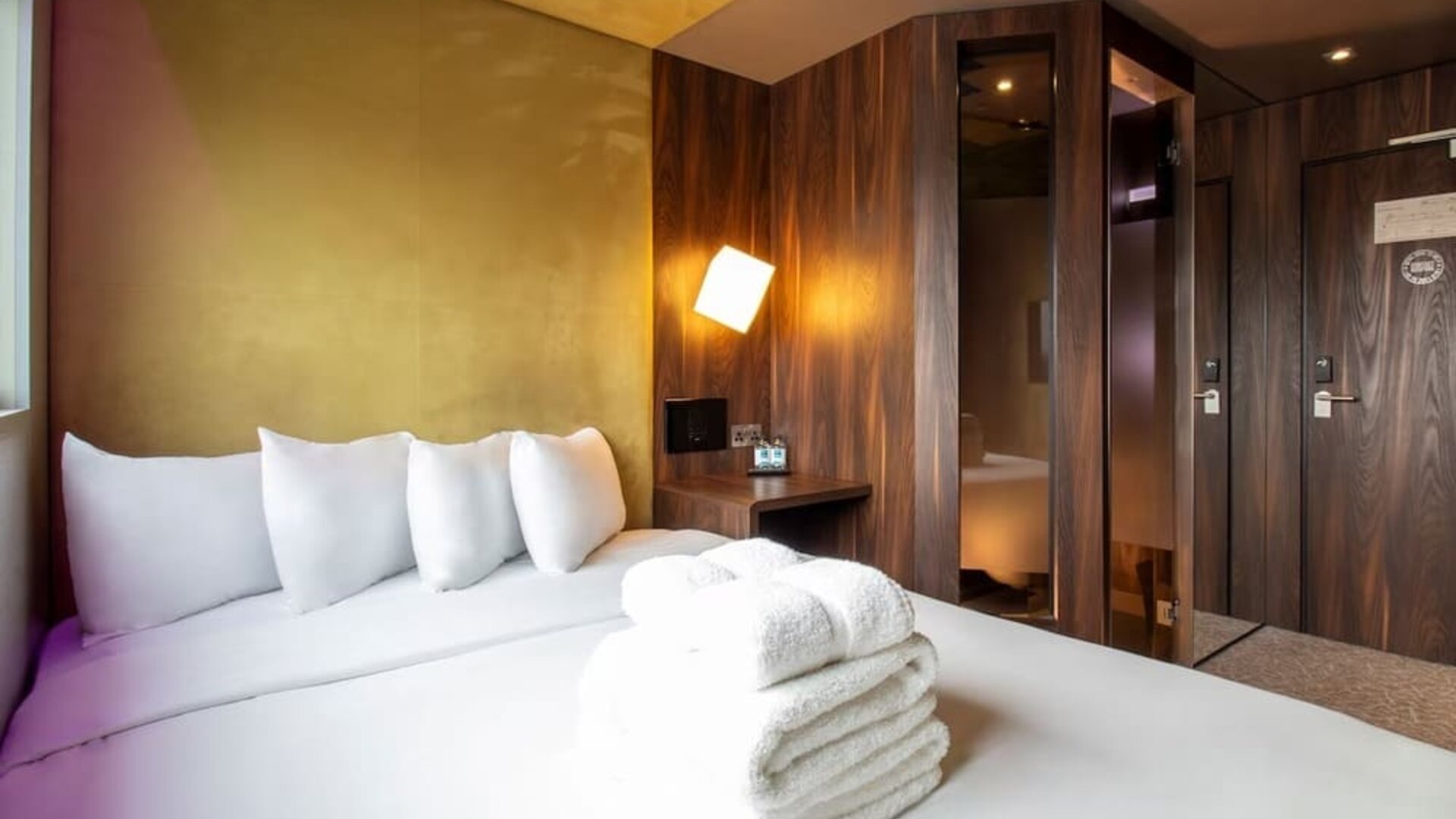 Day use room at BLOC Gatwick Hotel.