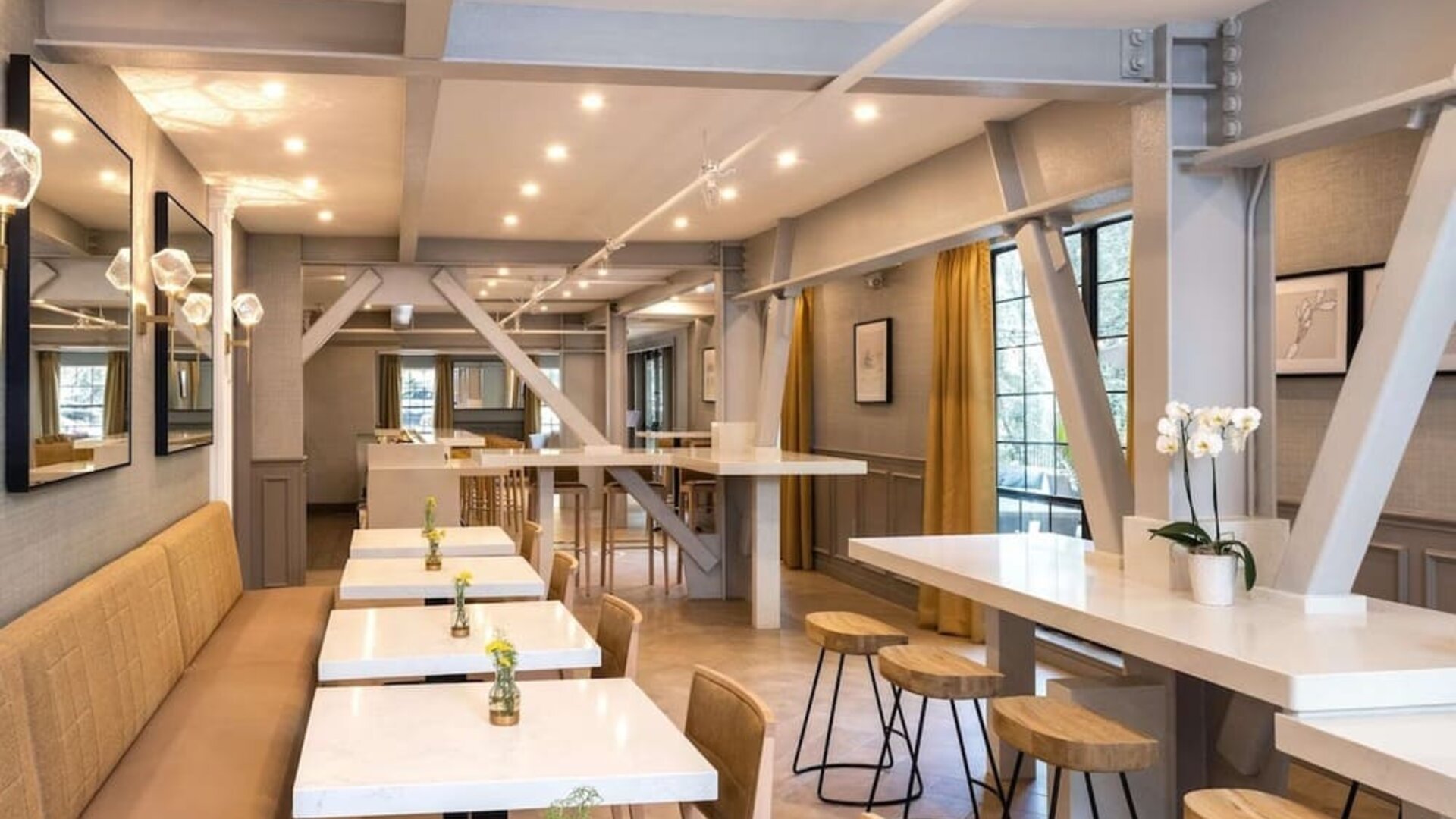 Dining area perfect for coworking at The Inn At Saratoga, Tapestry Collection By Hilton.