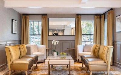 Lobby and coworking lounge at The Inn At Saratoga, Tapestry Collection By Hilton.