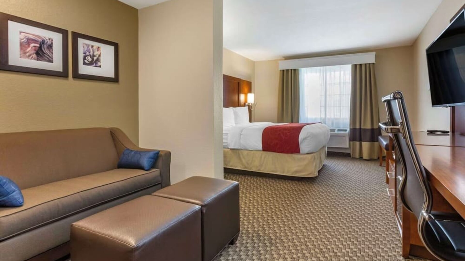 Day use room with living area at Comfort Suites Phoenix Airport.