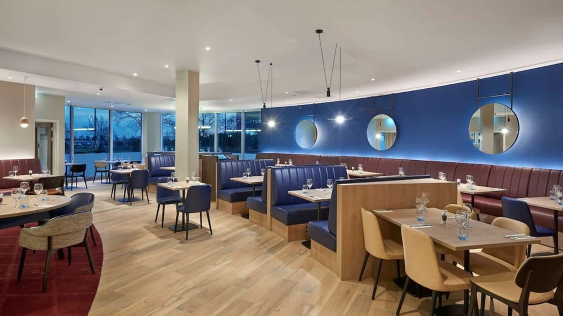 Dining area at Hyatt Place London Heathrow Airport.