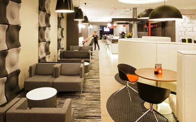 Dining area at Ibis London Blackfriars Hotel.