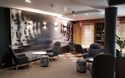 Comfortable lobby lounge at ibis Sheffield City.