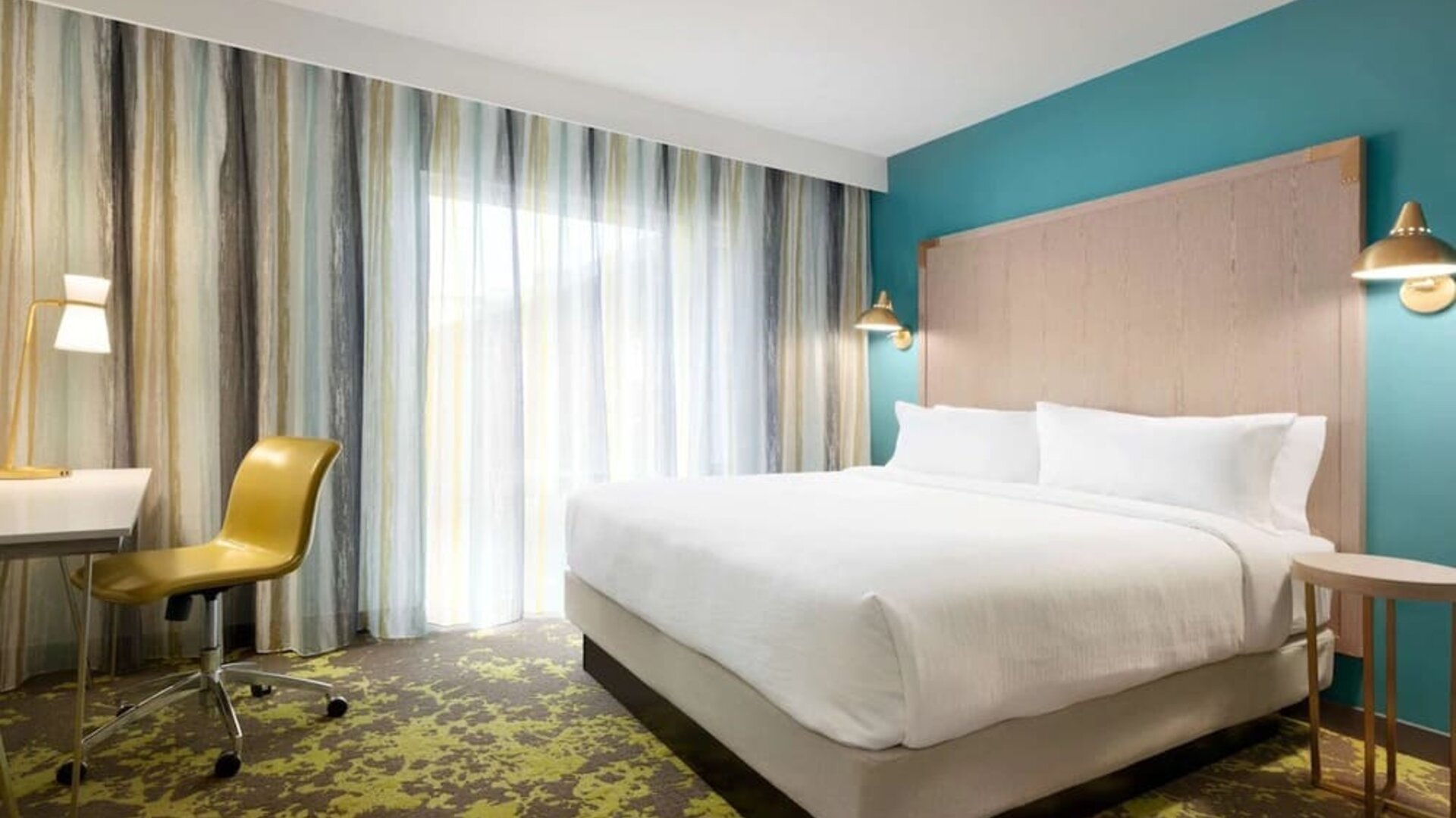 Day use room with natural light at Embassy Suites Boulder.
