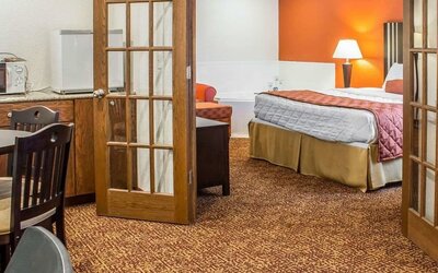 Day use room with kitchen at Rodeway Inn Milford.