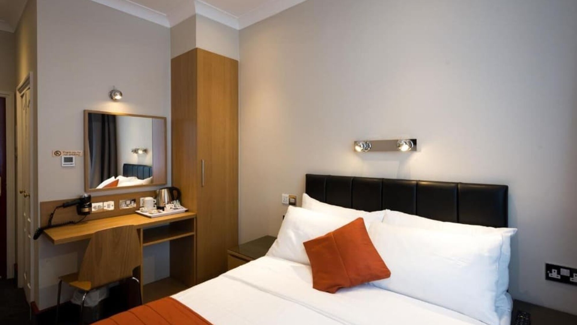 Standard day use room with work desk at Adria Hotel.