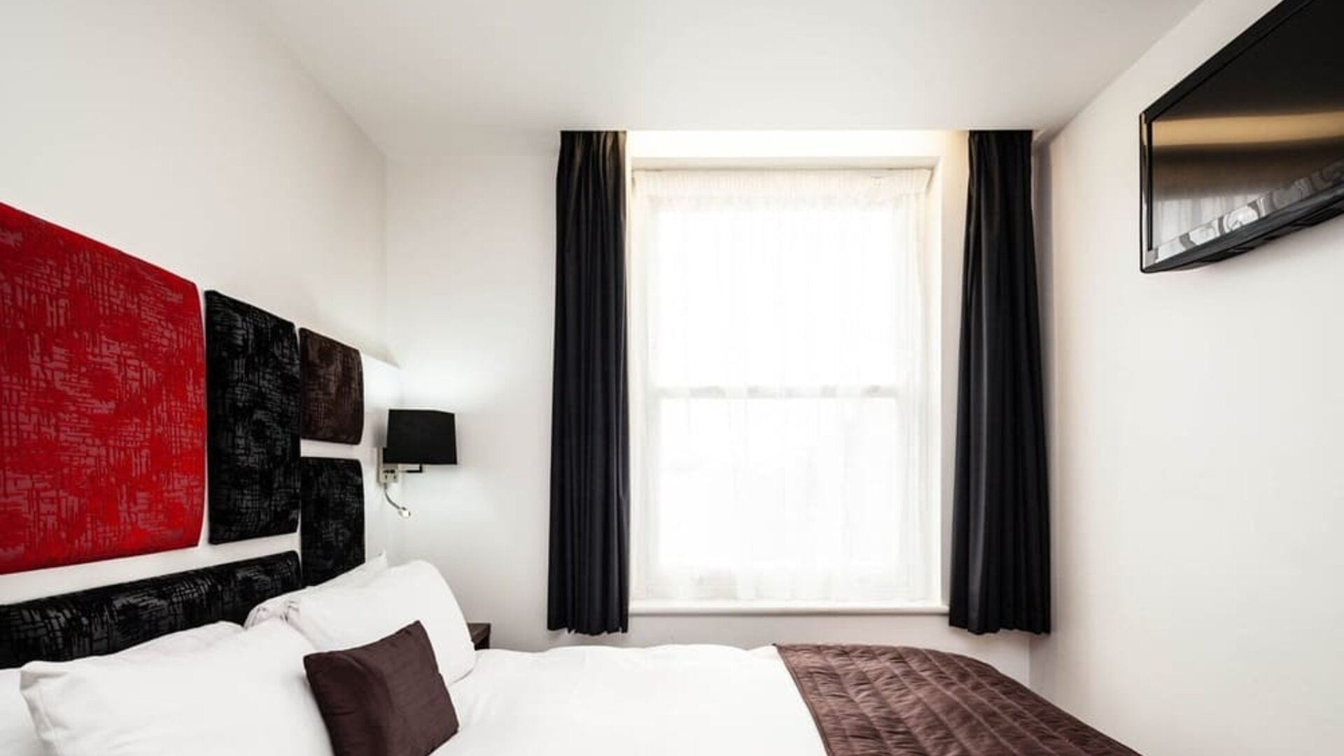 Well lighted day use room at Chiswick Rooms.