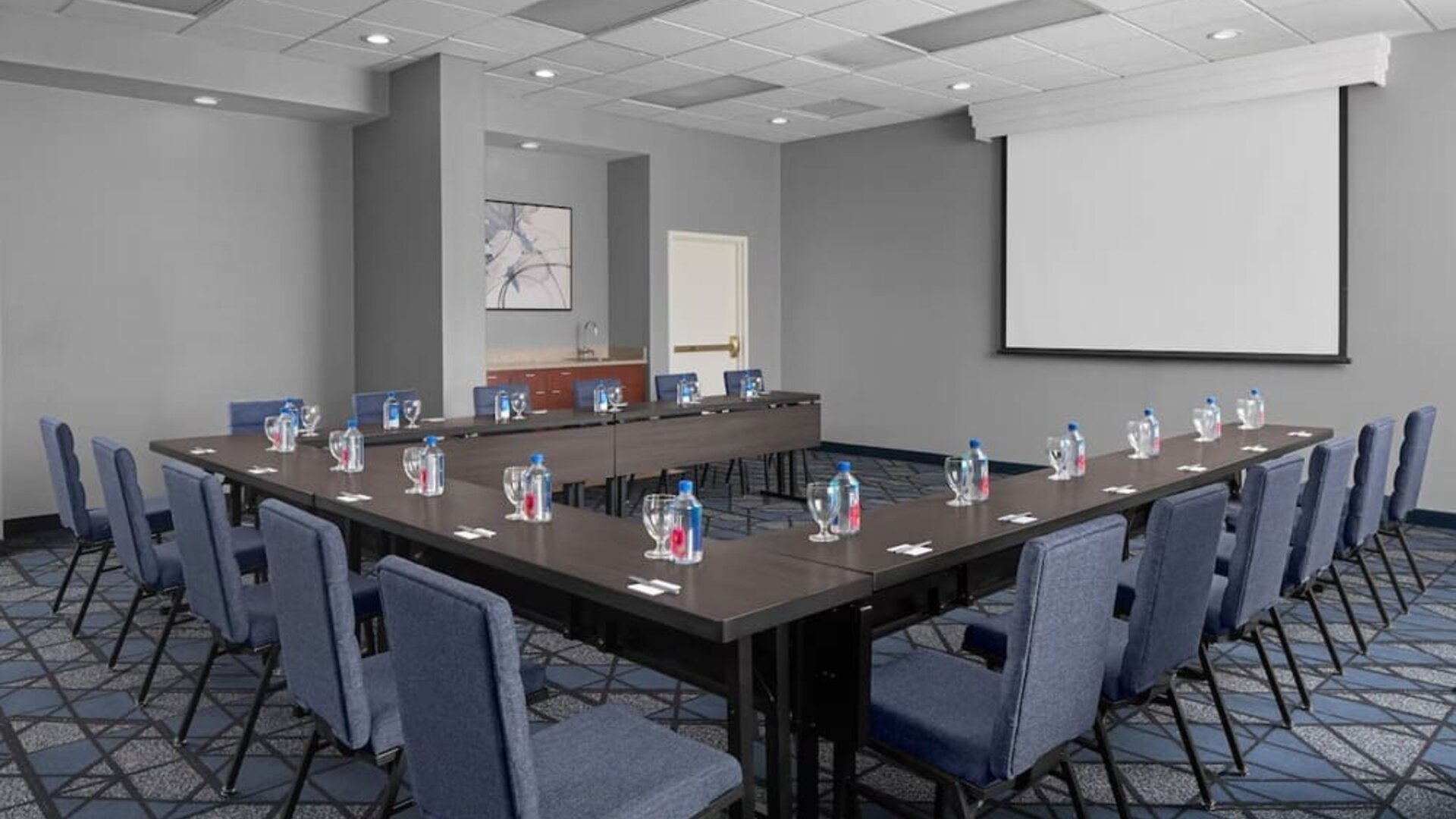 Meeting room at Courtyard By Marriott Cypress Anaheim.