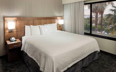 Day use room with natural light at Courtyard By Marriott Cypress Anaheim.