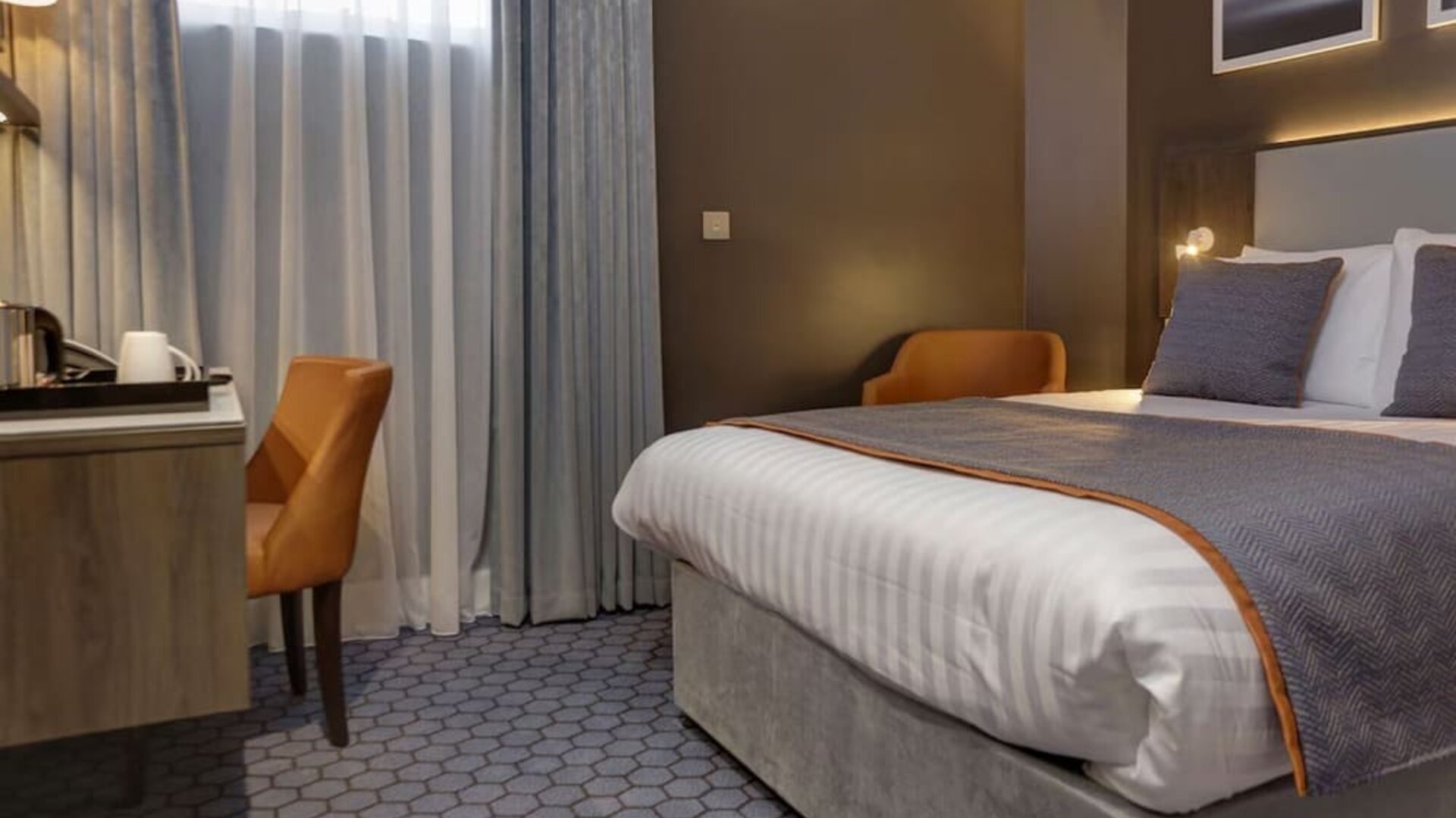 Standard day use room with work desk at Best Western Plus Vauxhall Hotel.