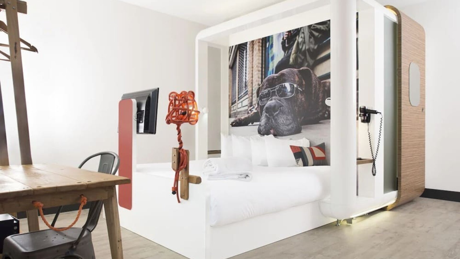 Bright and spacious day use room with work desk at The Corner London City.