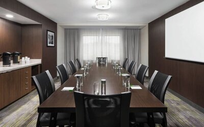 Professional meeting room at Courtyard By Marriott Ruston.