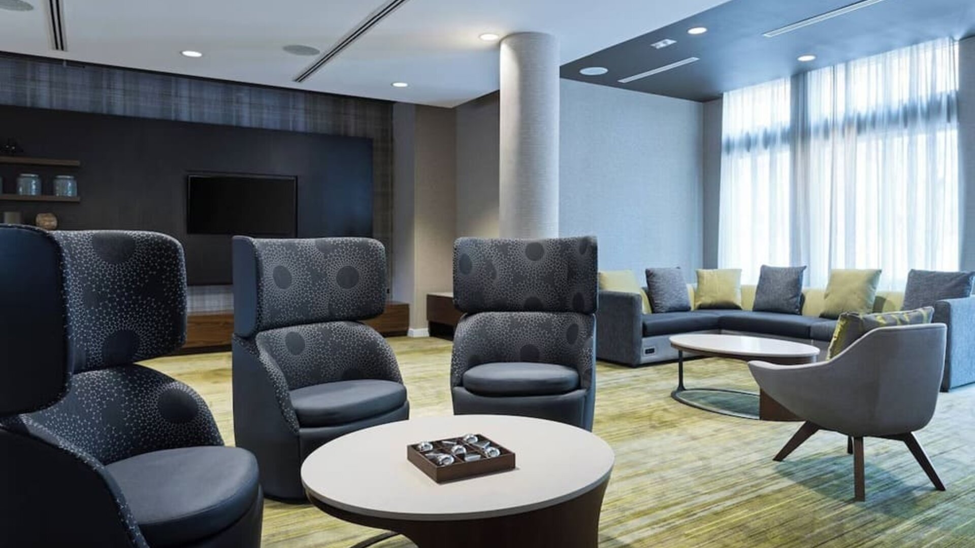 Lobby and coworking lounge at Courtyard By Marriott Ruston.