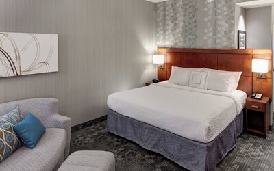Day use room with sofa at Courtyard By Marriott Santa Clarita Valencia.