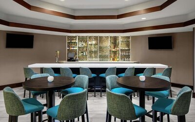 Hotel bar at DoubleTree Suites By Hilton Hotel Charlotte - SouthPark.