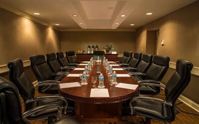 Meeting room at DoubleTree Raleigh Durham Airport At Research Triangle Park.