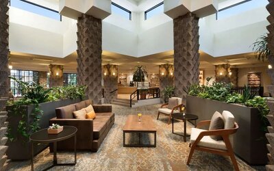 Lobby and coworking lounge at DoubleTree By Hilton Scottsdale.