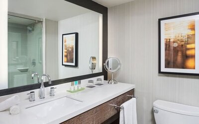 Guest bathroom with shower at Hyatt Regency Princeton.