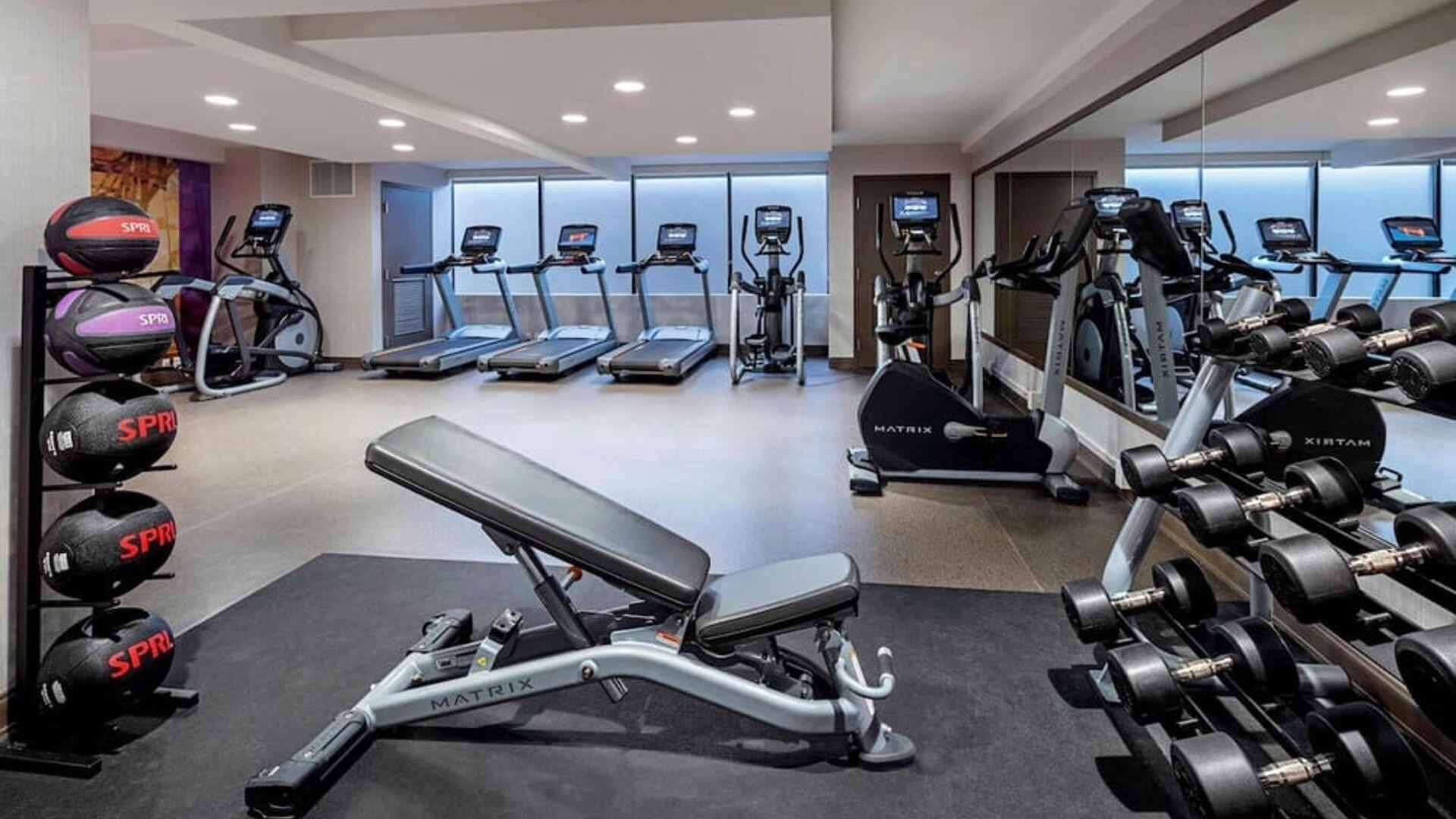 Fitness center at Marriott Baton Rouge.