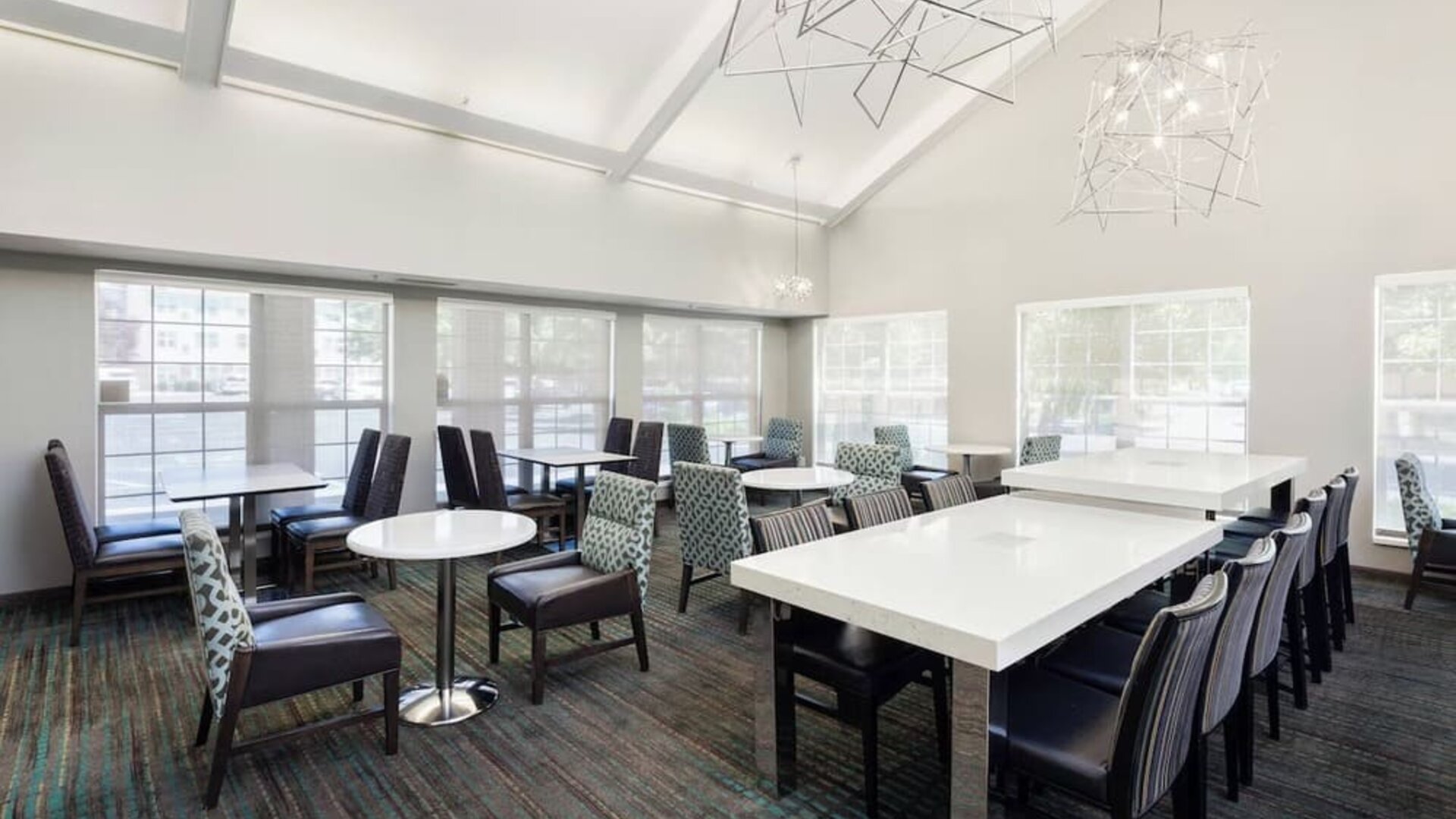 Dining area perfect for coworking at Residence Inn By Marriott Provo.