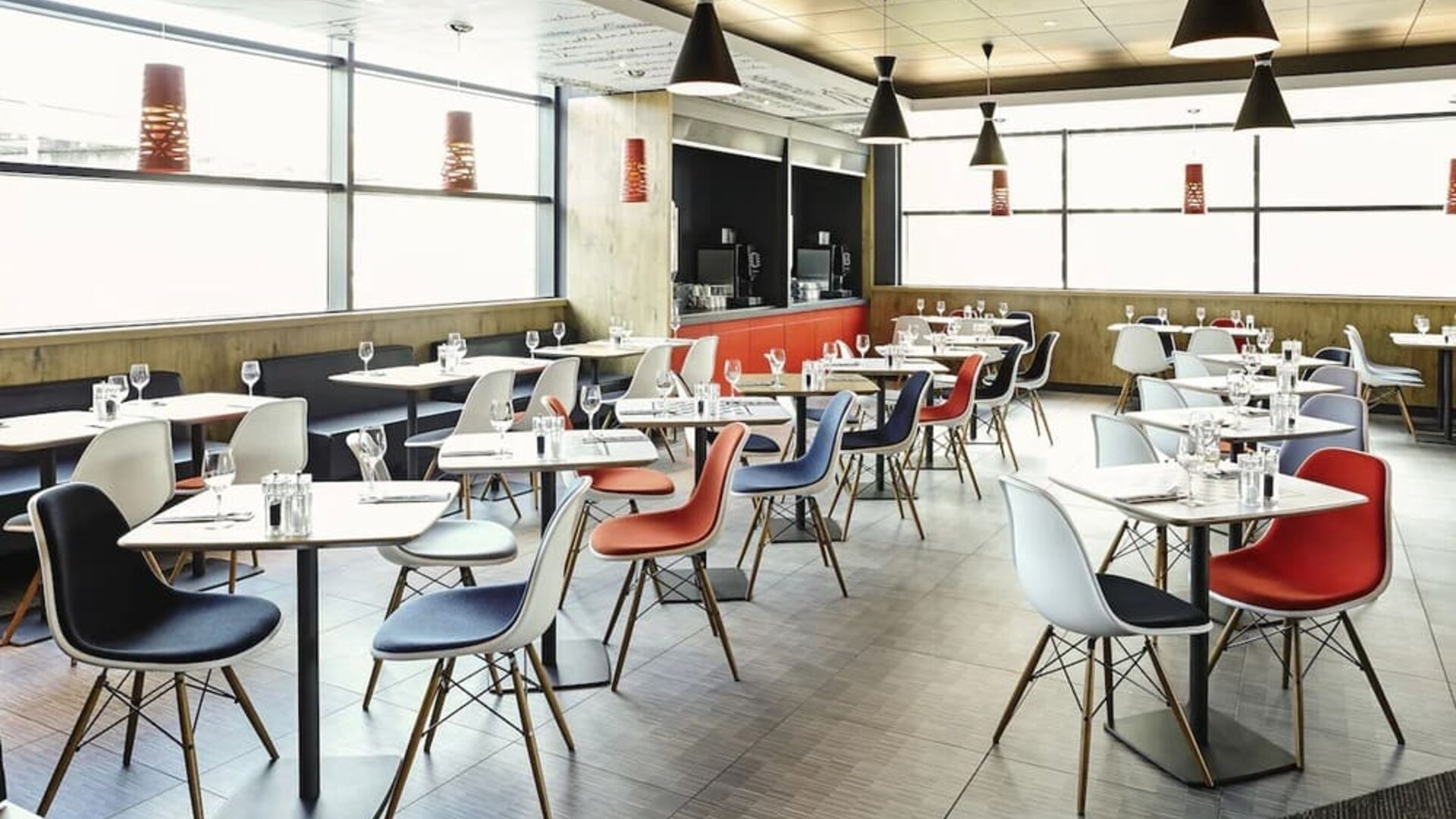 Dining area at Hotel IBIS Birmingham Airport.
