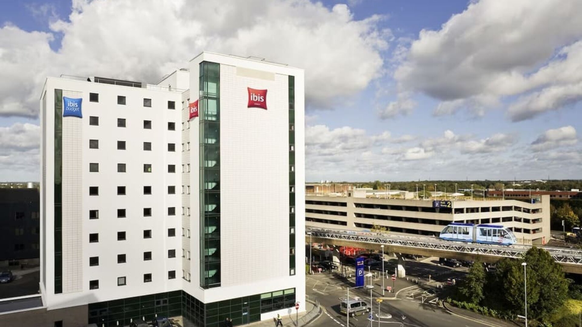 Exterior view of Hotel IBIS Birmingham Airport.