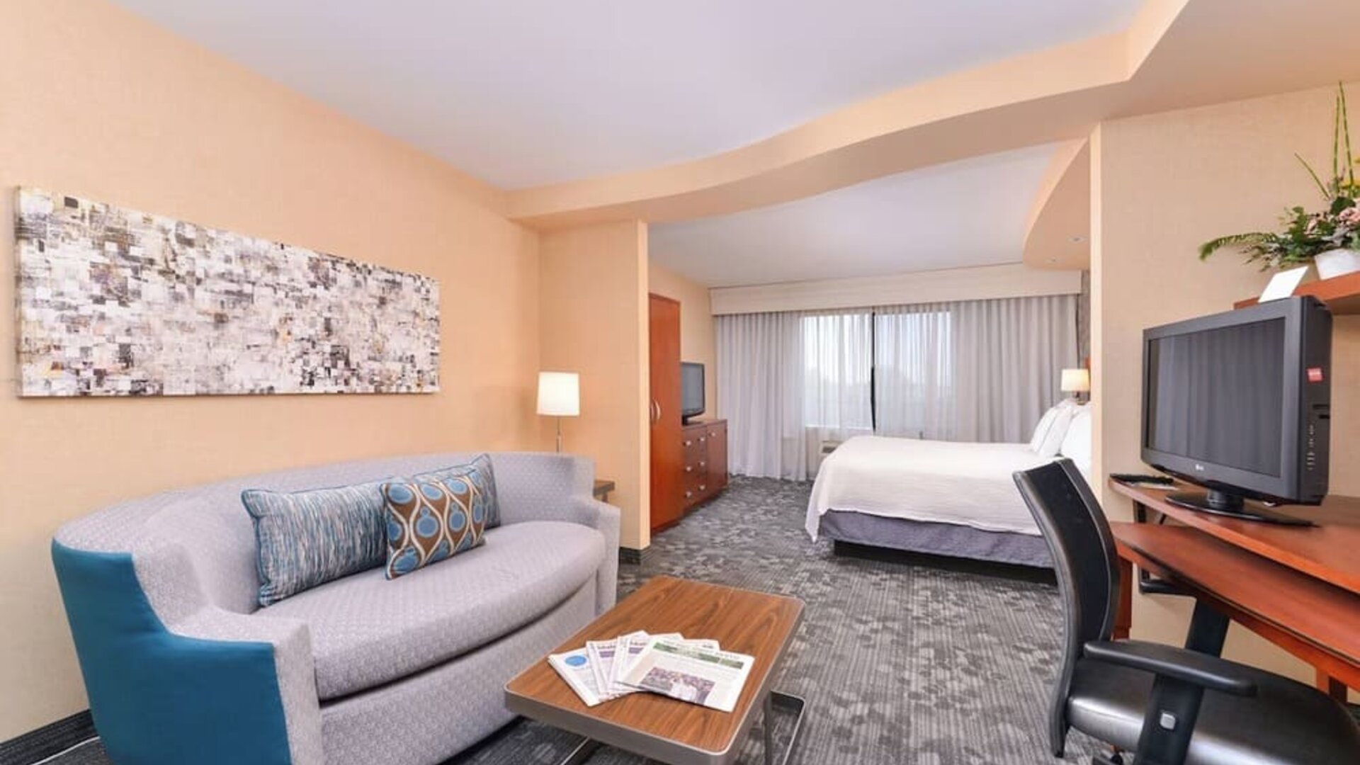 Day use room with living area at Courtyard By Marriott Boise West/Meridian.