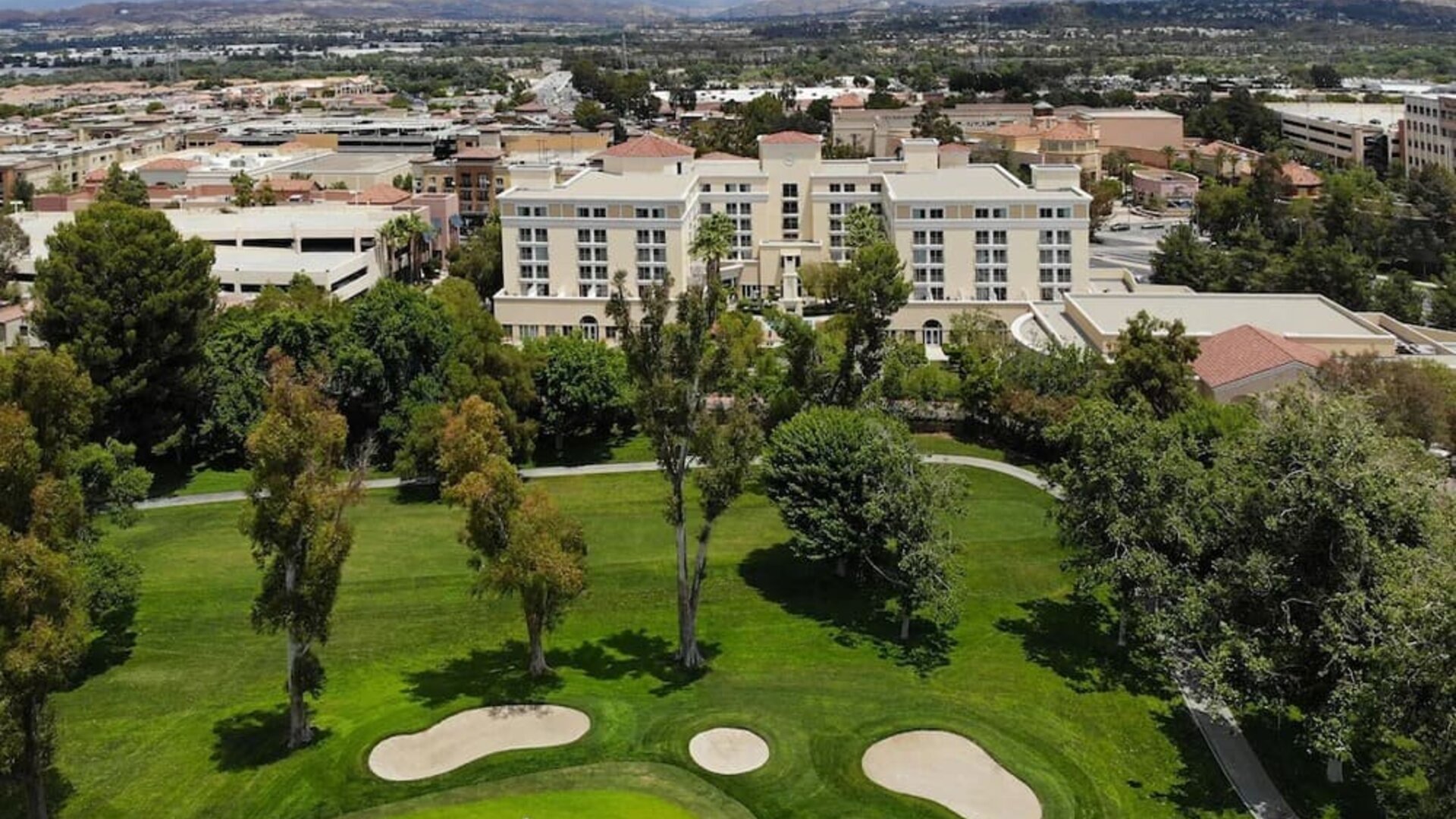 Golf course at Hyatt Regency Valencia.