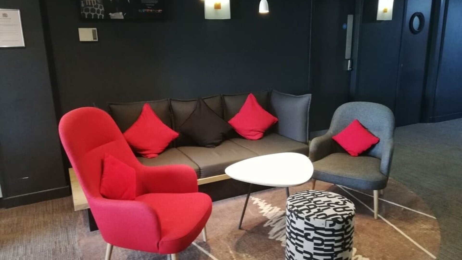 Lobby lounge at Ibis Birmingham Bordesley.