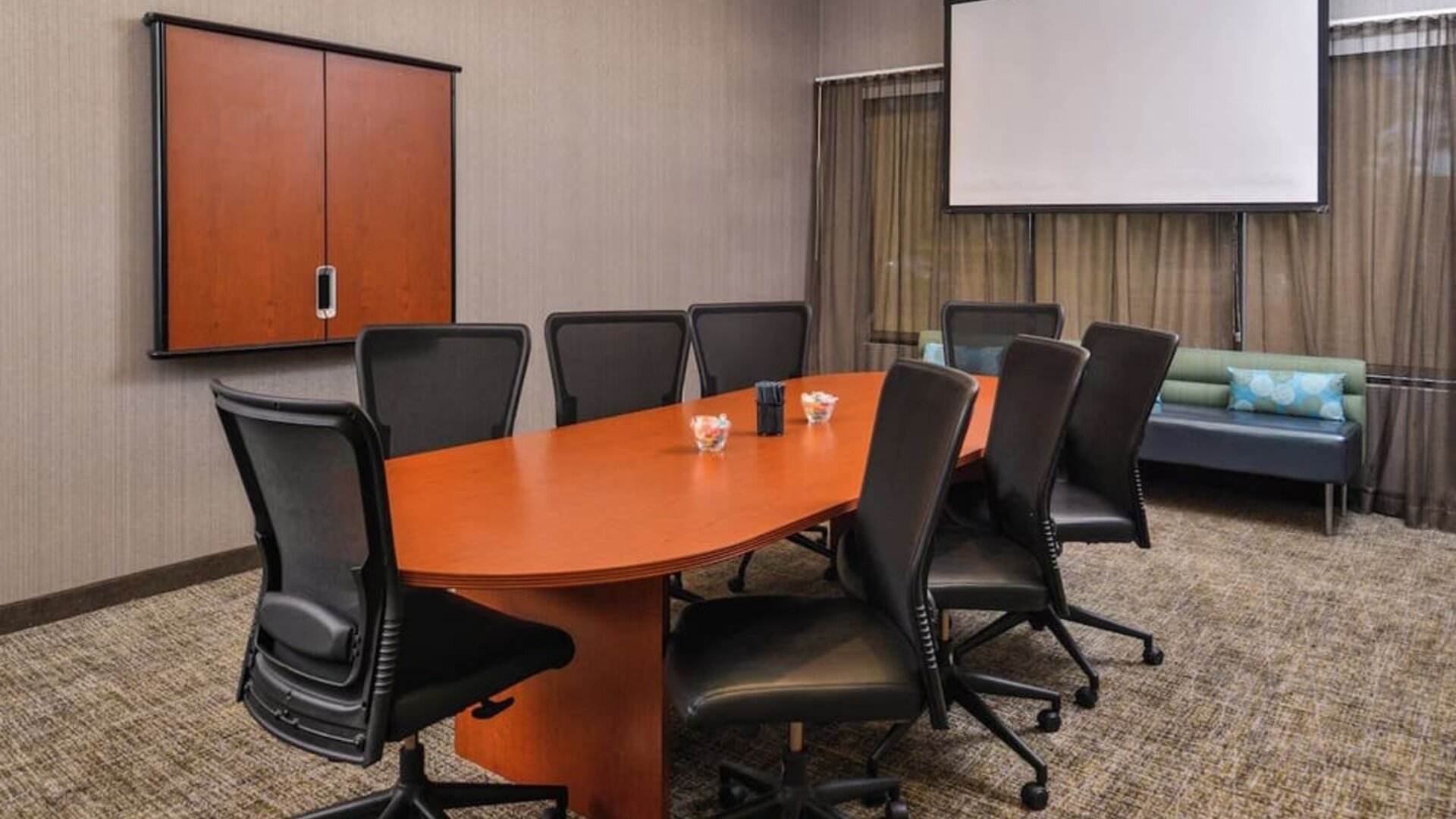 Meeting room at SpringHill Suites By Marriott Irvine John Wayne Airport/Orange County.