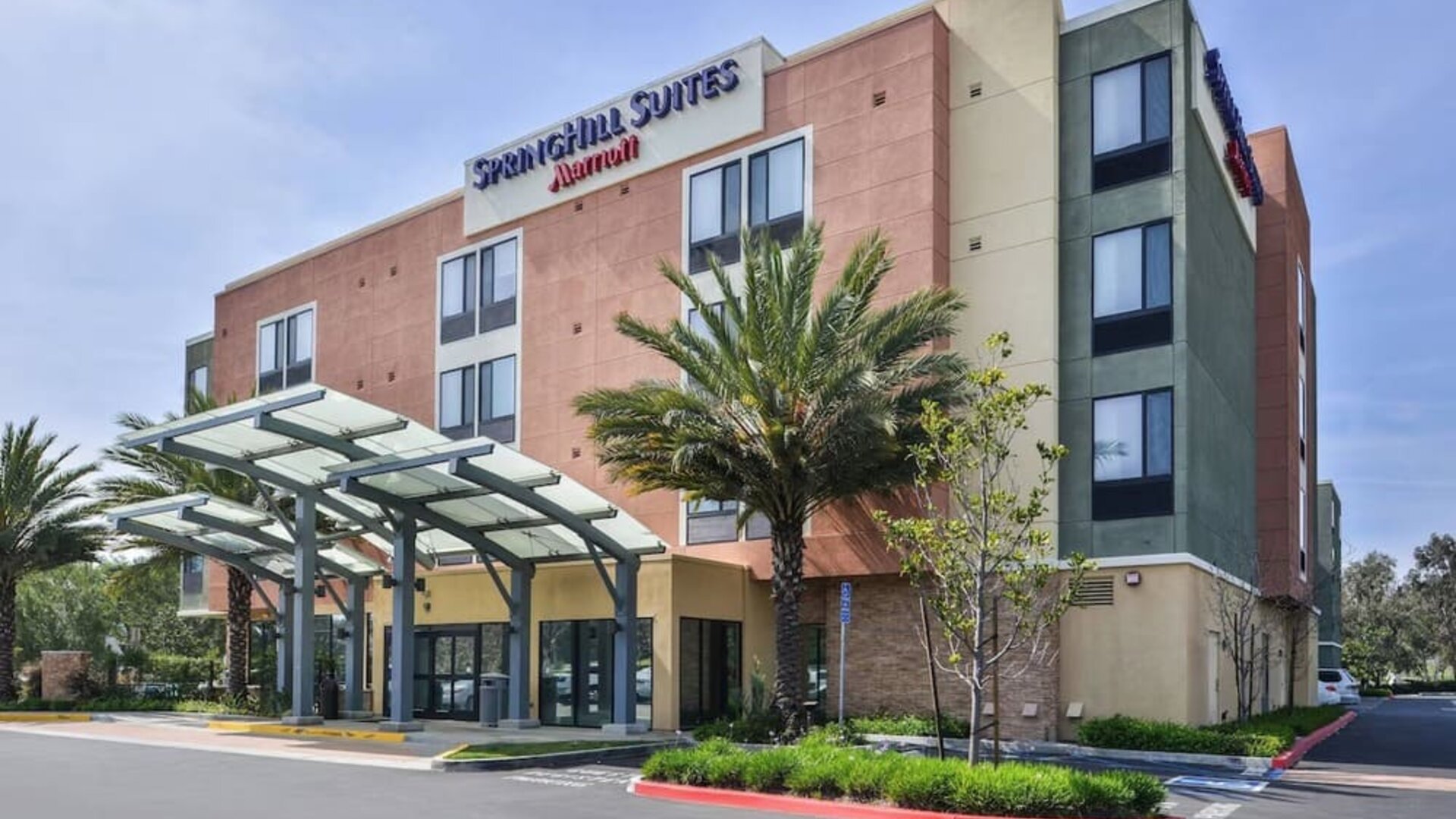 Hotel exterior at SpringHill Suites By Marriott Irvine John Wayne Airport/Orange County.