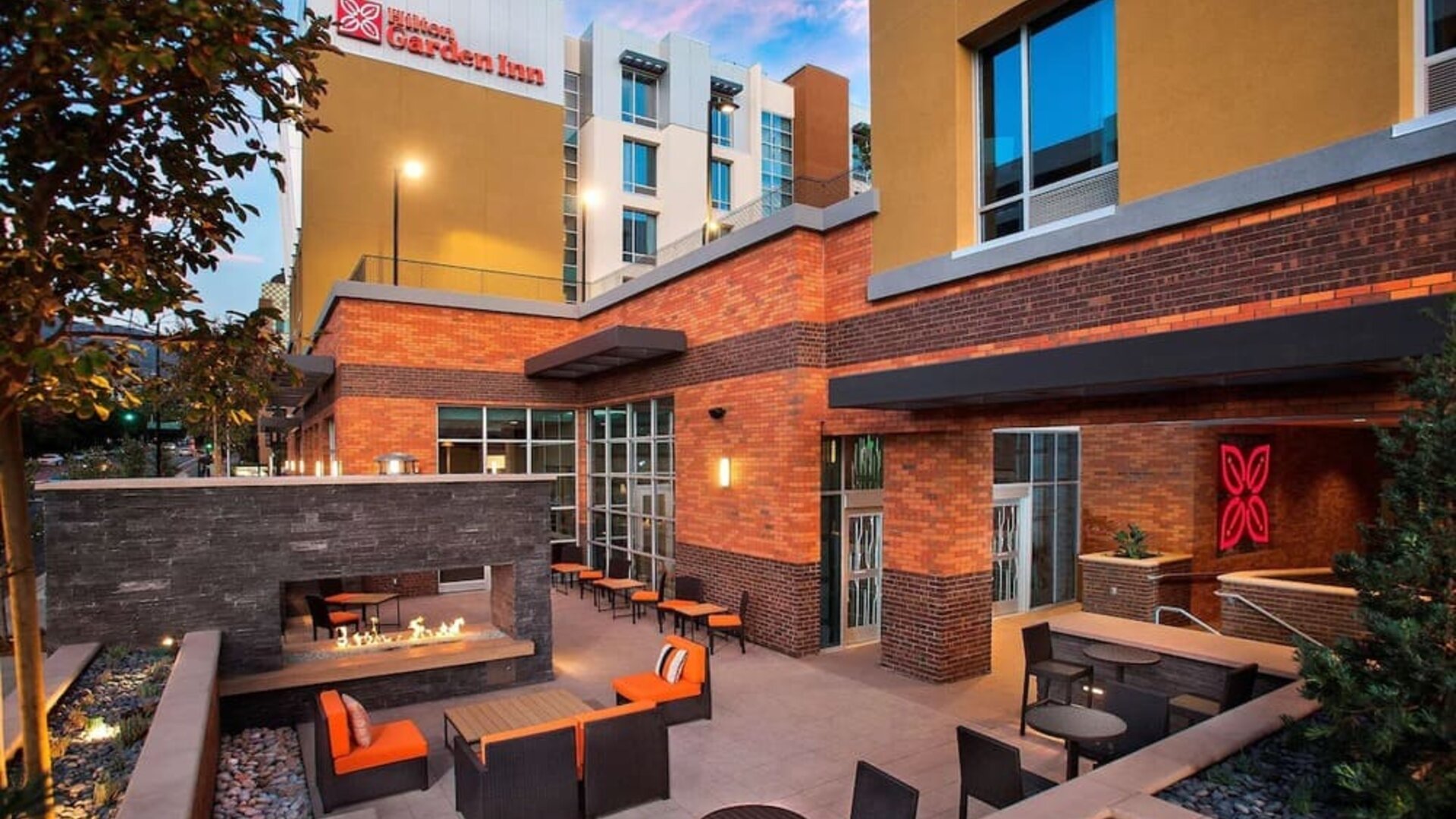 Courtyard perfect for coworking at Hilton Garden Inn Burbank Downtown.