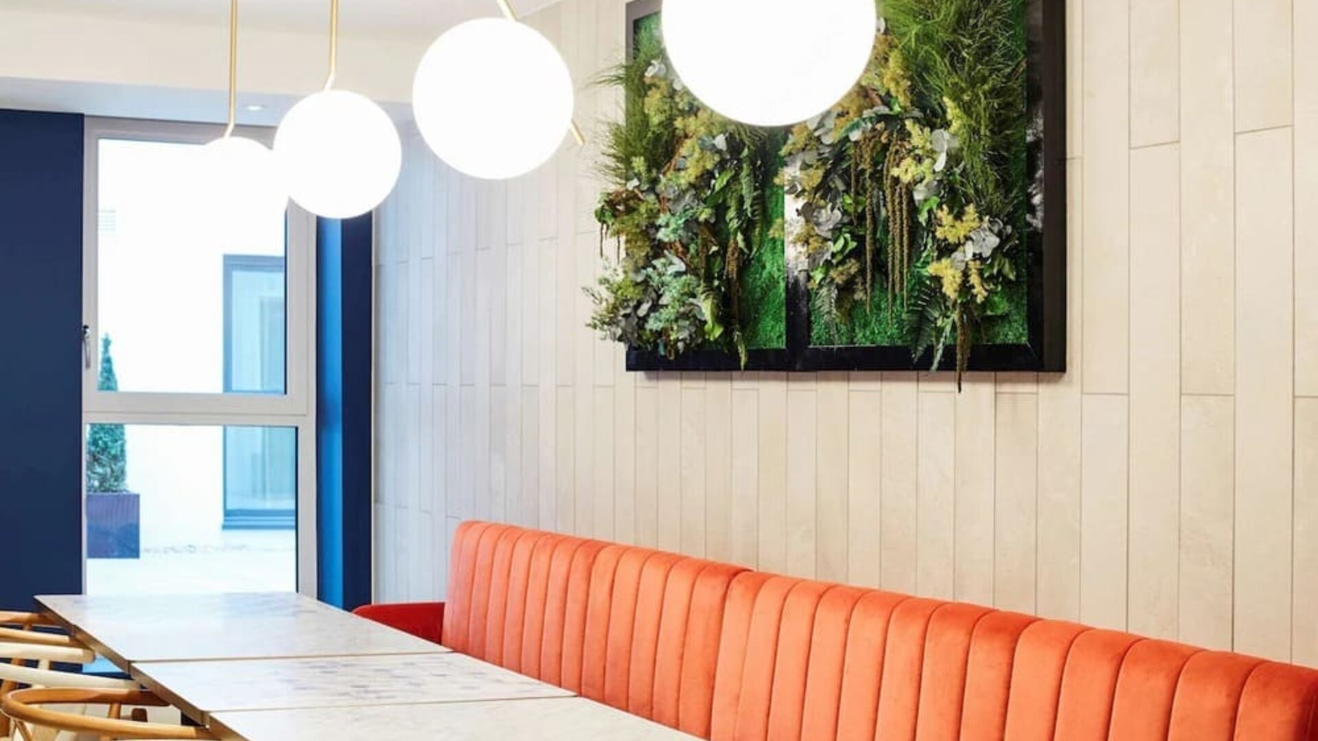 Dining area at Adagio Aparthotel Edinburgh Royal Mile.
