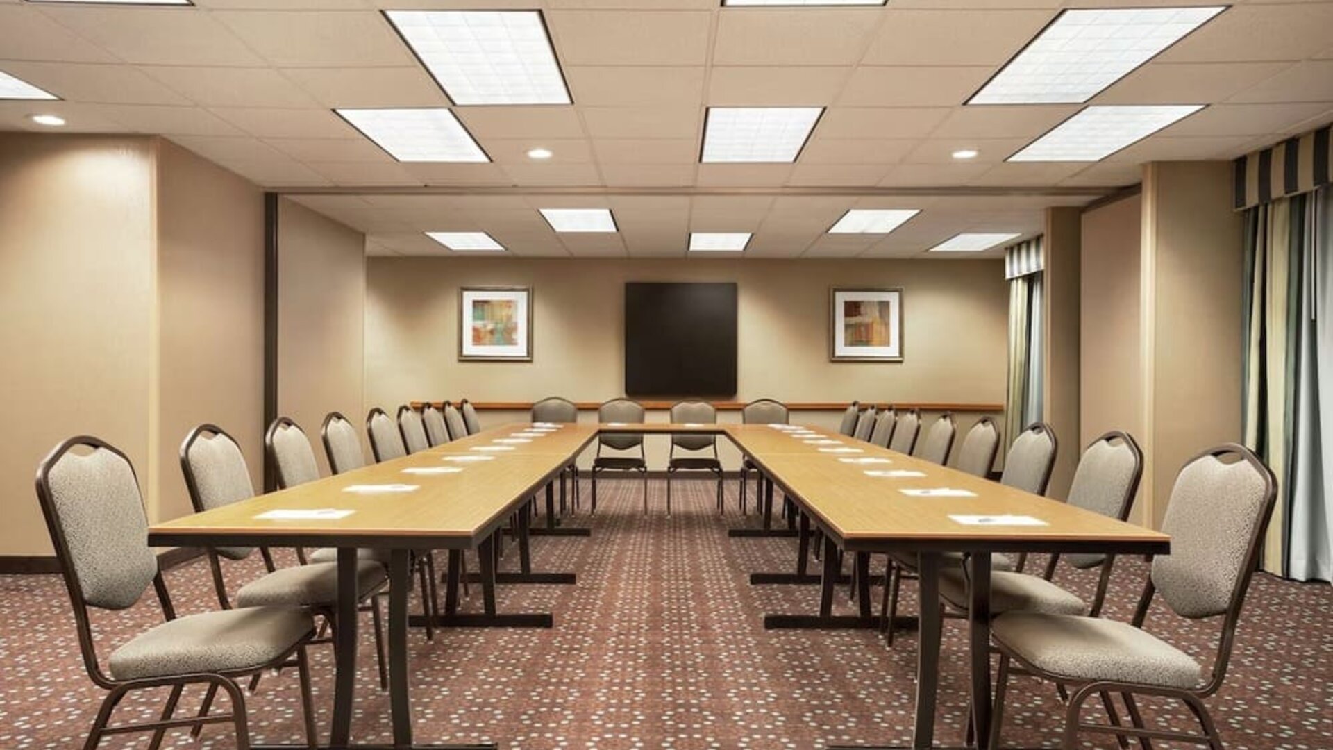 Meeting room at Hampton Inn Phoenix-Midtown-Downtown Area.