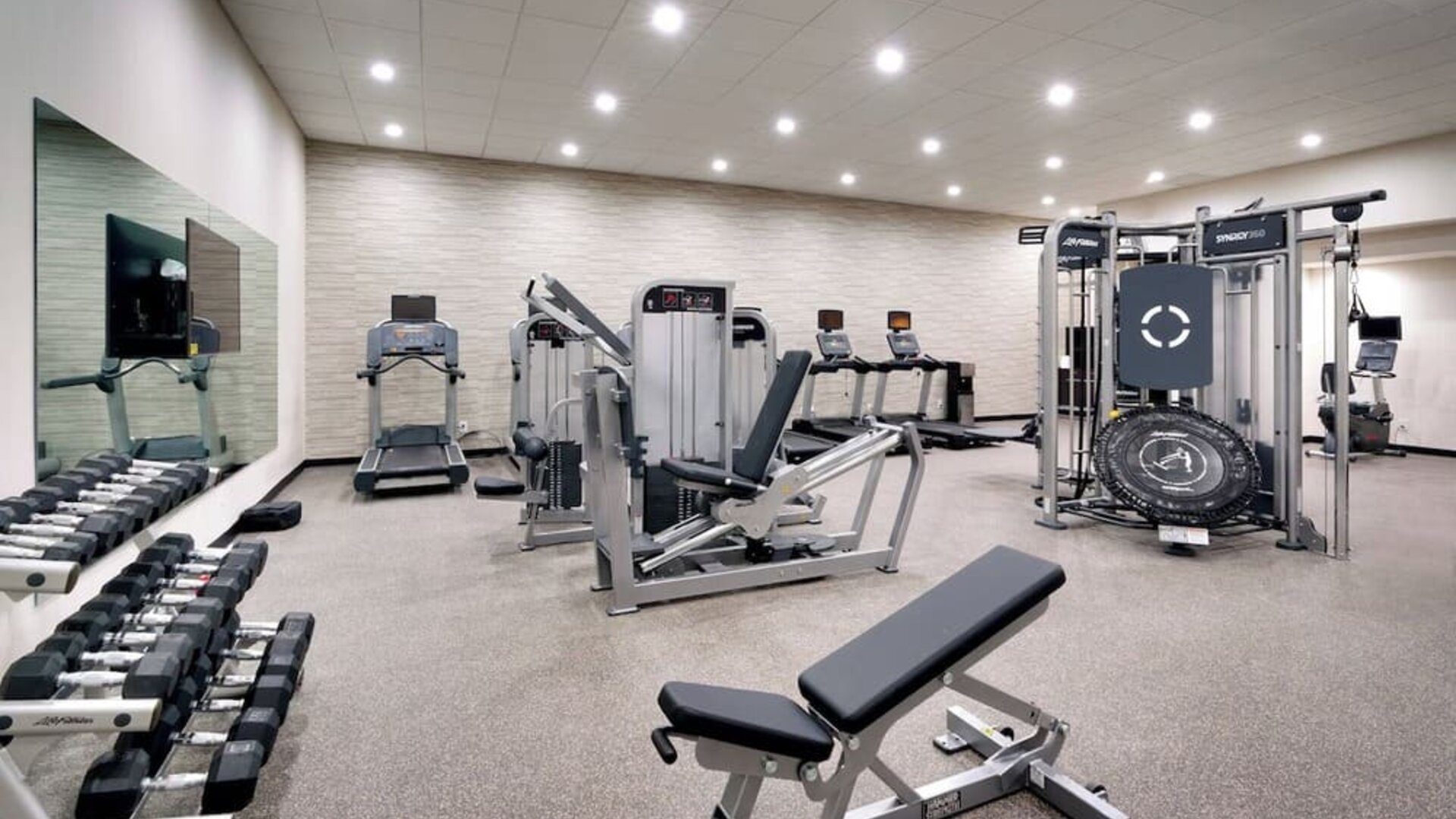 Fitness facility at Courtyard By Marriott Charlotte Airport/Billy Graham Parkway.