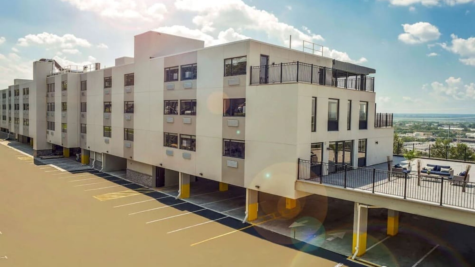 Exterior view and parking area at Wyndham Garden North Bergen Near Secaucus.