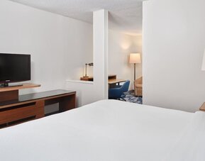 Day use room amenities at Fairfield Inn & Suites By Marriott Jacksonville.
