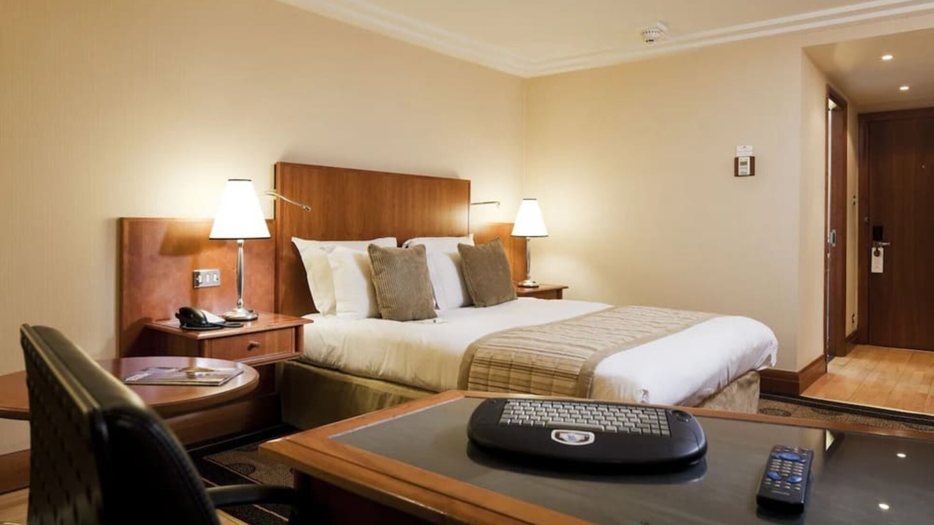 Day use room with work desk at Crowne Plaza London - Heathrow.