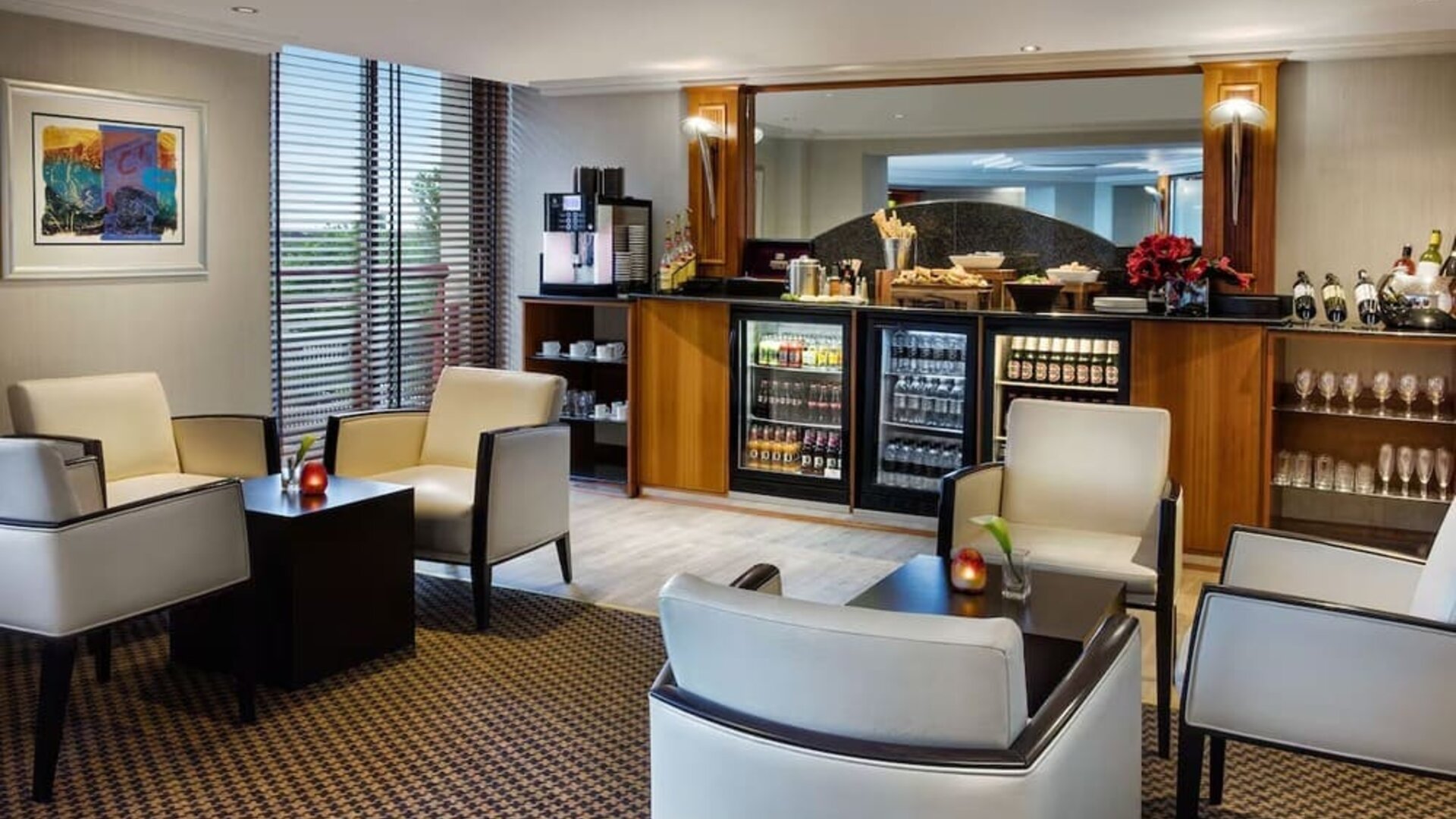 Lobby lounge at Crowne Plaza London - Heathrow.