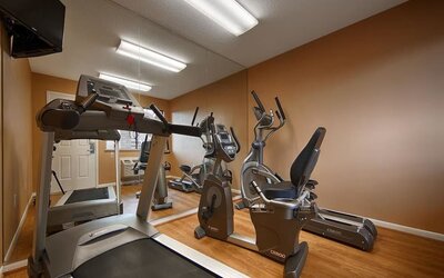 Fitness center at Best Western Pearland Inn.