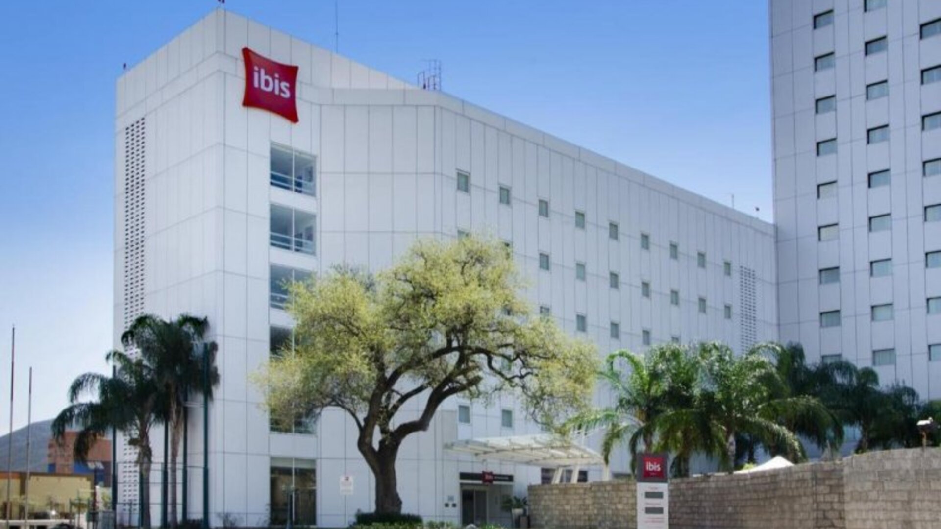 Ibis Monterrey Valle